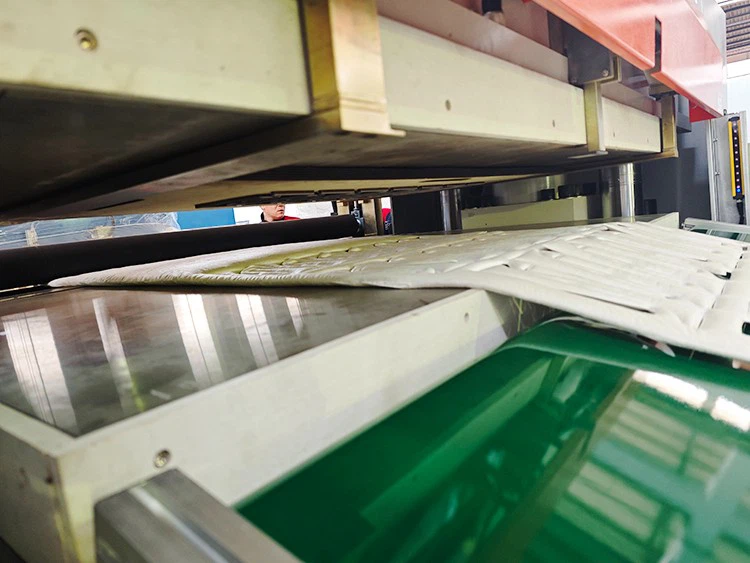 Full Automatic Soft Trims Heating Cutting Machine